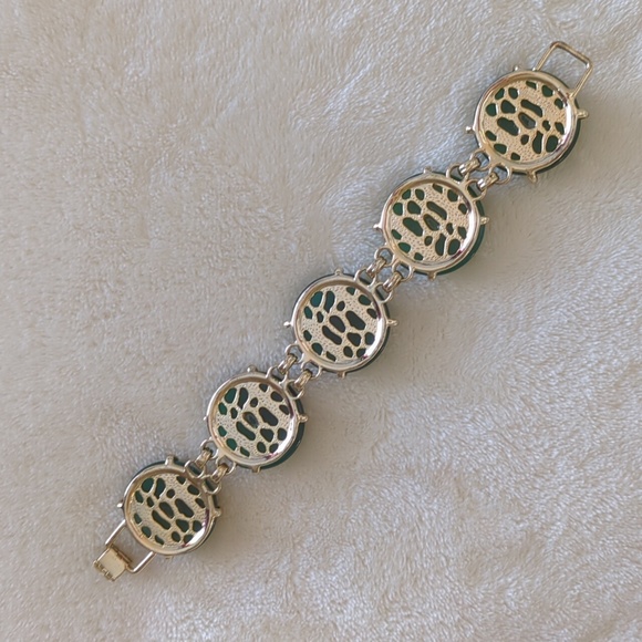 Kendra Scott Cassie Statement Bracelet Emerald Green - Picture 6 of 12